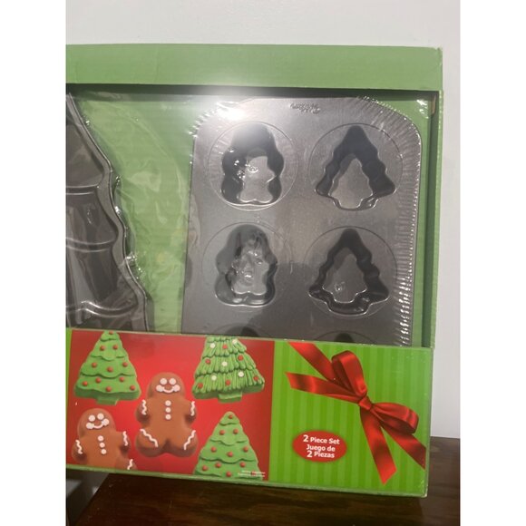 Wilton Holiday Cake Baking Set 2pc Tree & Gingerbread Man Molds Festive Desserts - Picture 3 of 6